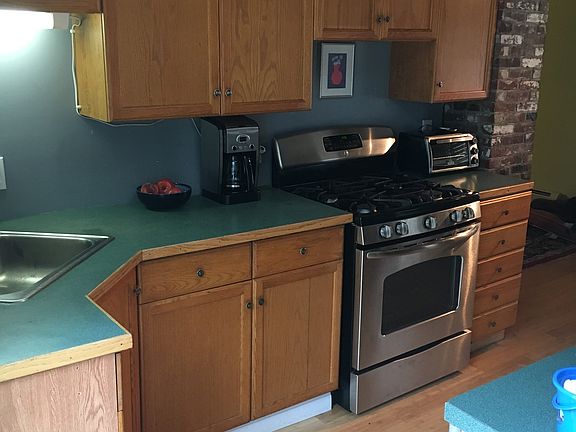 GE 5 burner stove and fridge