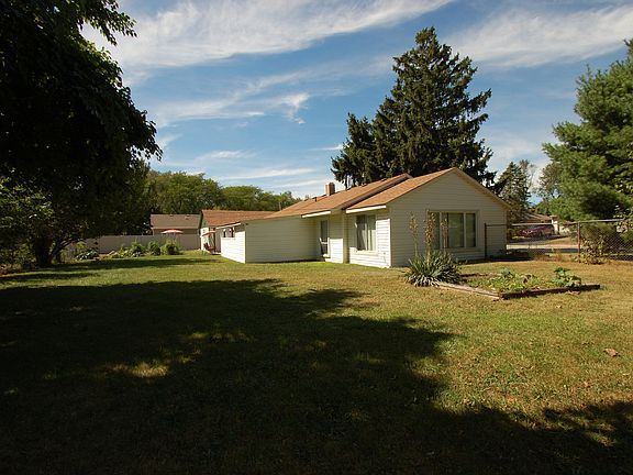 3rd image of 811 Navajo Dr