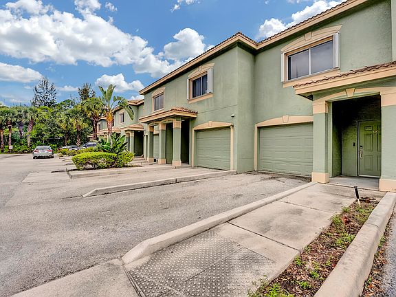 2nd image of 210 Crestwood Cir Apt 103