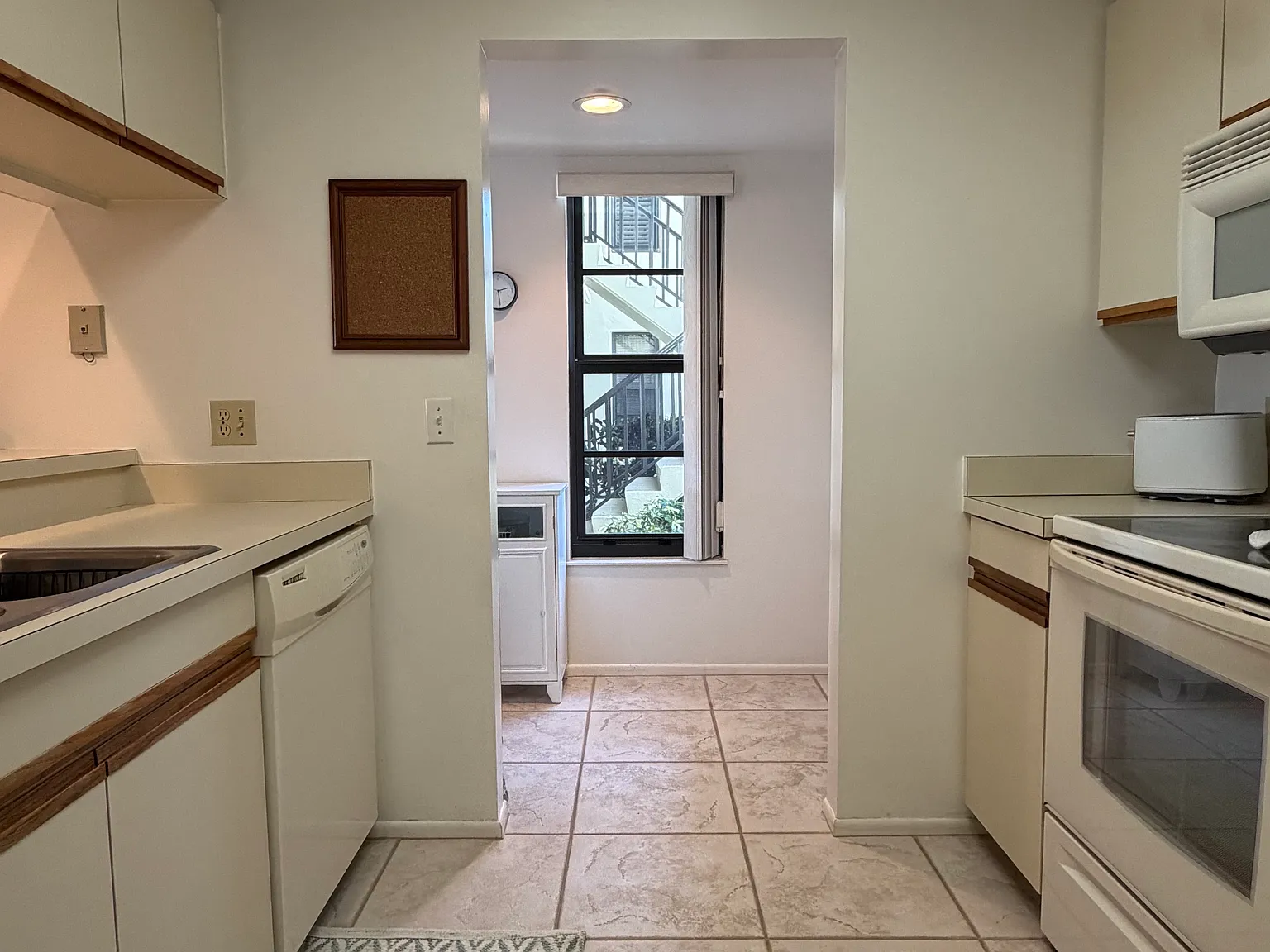 2 bed, 1188 sqft, $1,750 — Photo 4