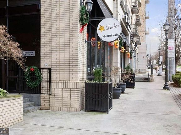 4th image of 2277 Peachtree Rd NE Unit 404