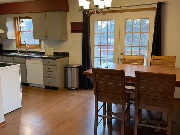 746 S Main St, Oregon, WI 53575