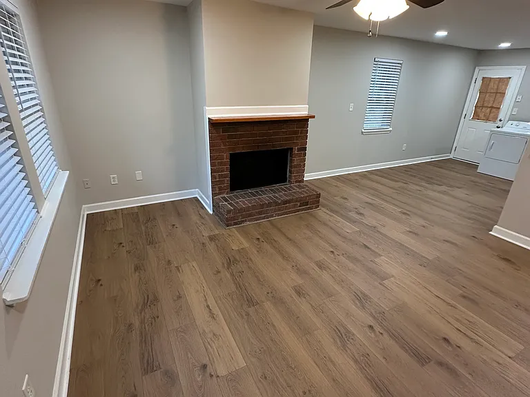 152 Alden Ct — Photo 1