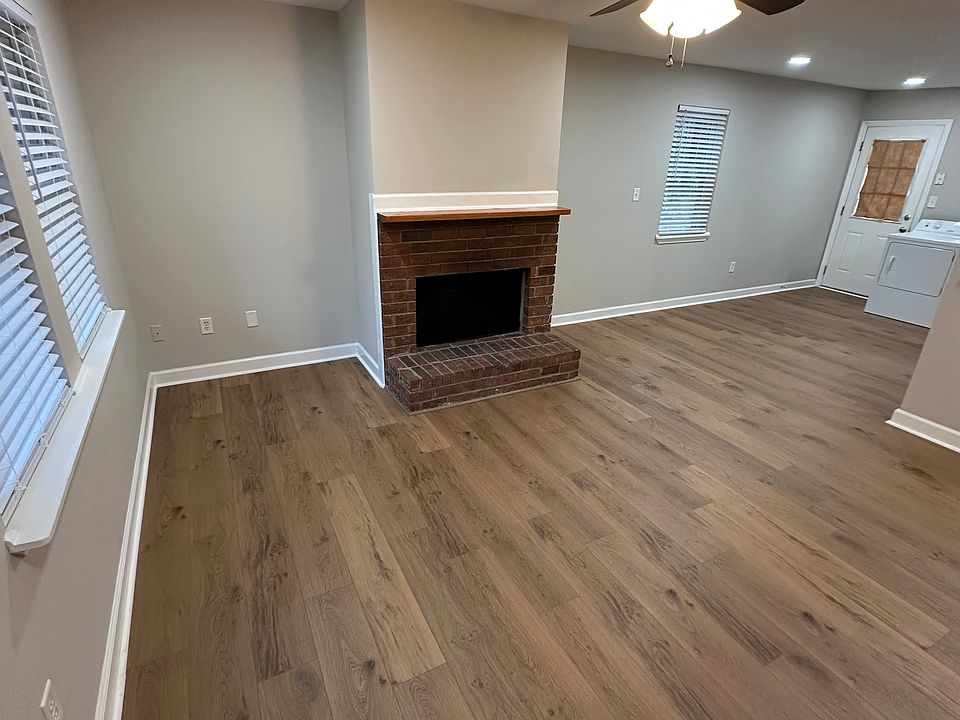 1st image of 152 Alden Ct
