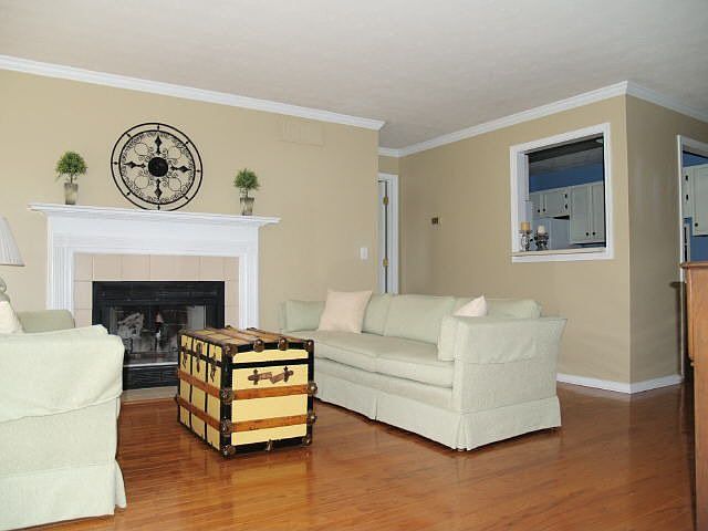 2nd image of 604 Gettysburg Pl