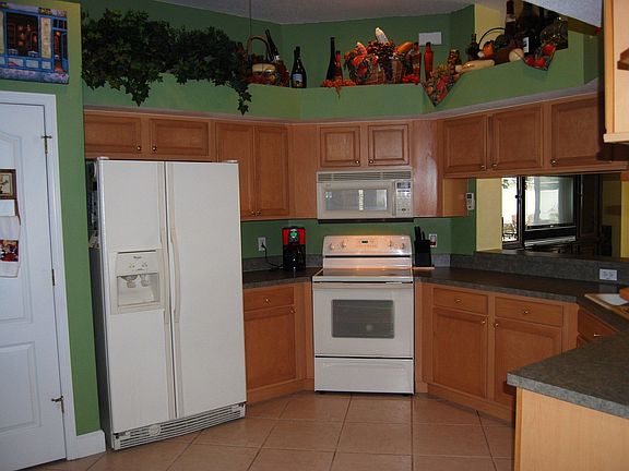 4th image of 4021 Valrico Grove Dr