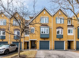 2300 Brays Ln #21, Oakville, ON L6M 3J9