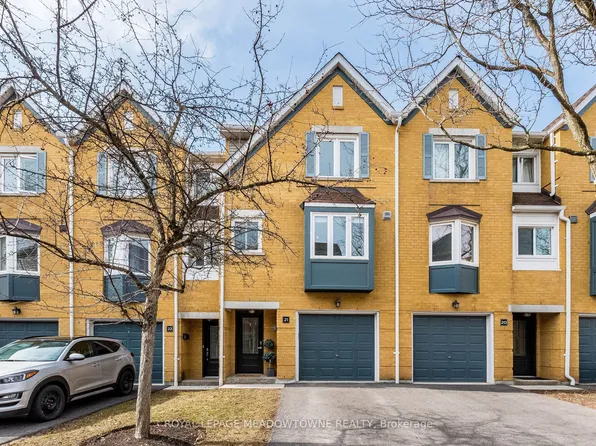 2300 Brays Ln #21, Oakville, ON L6M 3J9