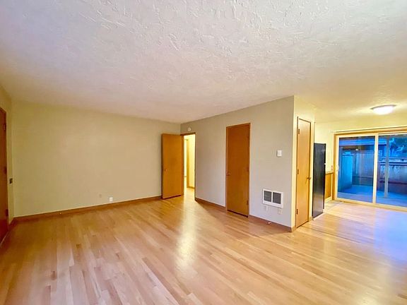 5th image of 2115-2121 NE 20th Ave #2115