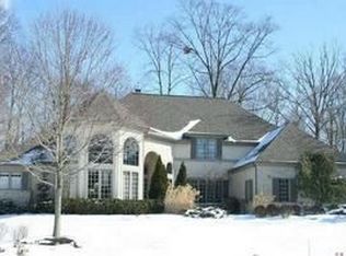 5040 Canterbury Dr, Powell, OH 43065