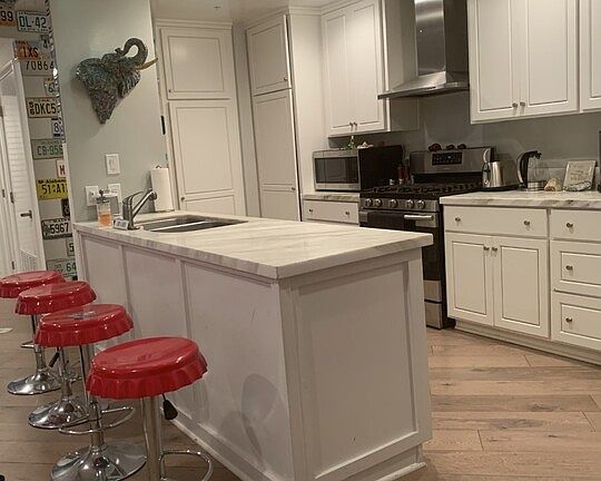 5th image of 1201 Larrabee St APT 207