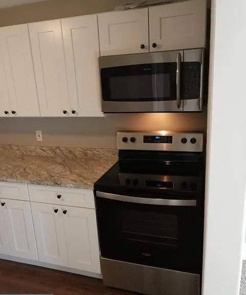 4329 Main St #2 — Photo 3