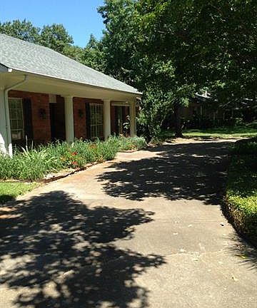 2nd image of 307 Clark Ln