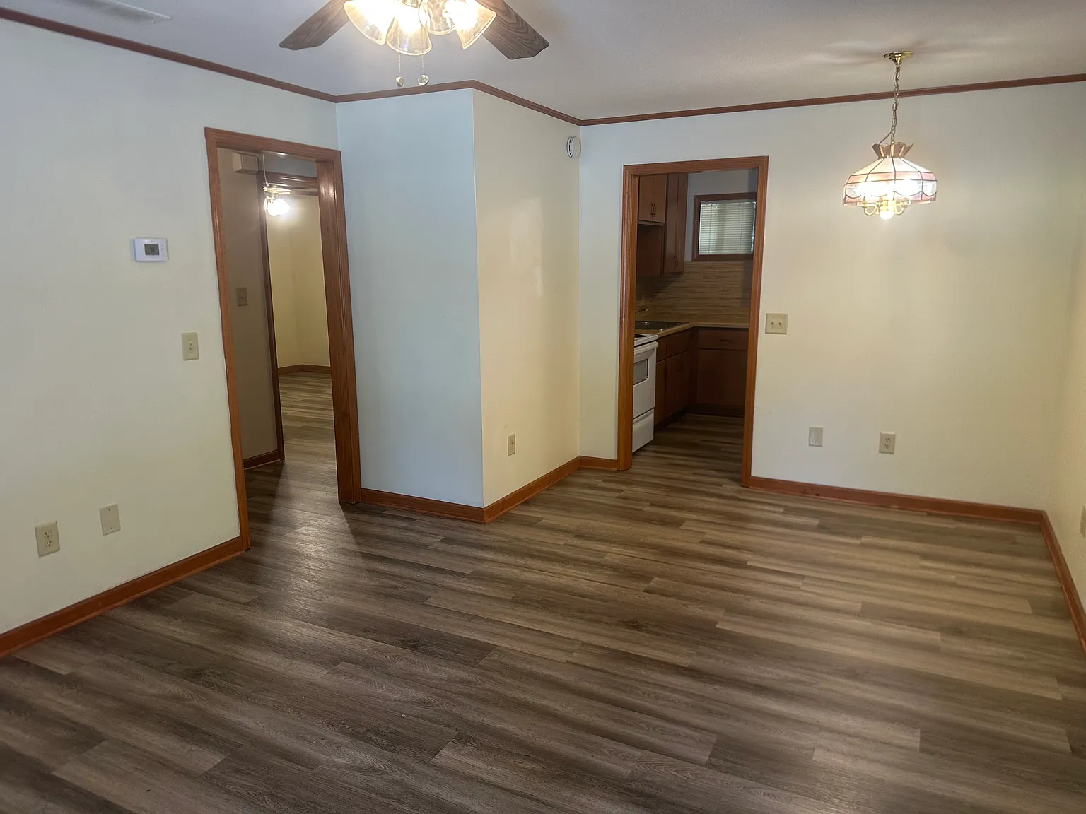 2 bed, 835 sqft, $995 — Photo 2