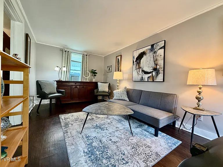 212 W F St #A — Photo 3