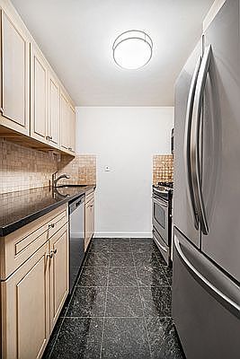 3rd image of 245 E 93rd St APT 6L