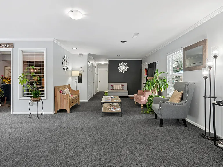 The Highlands Apartments — Photo 11