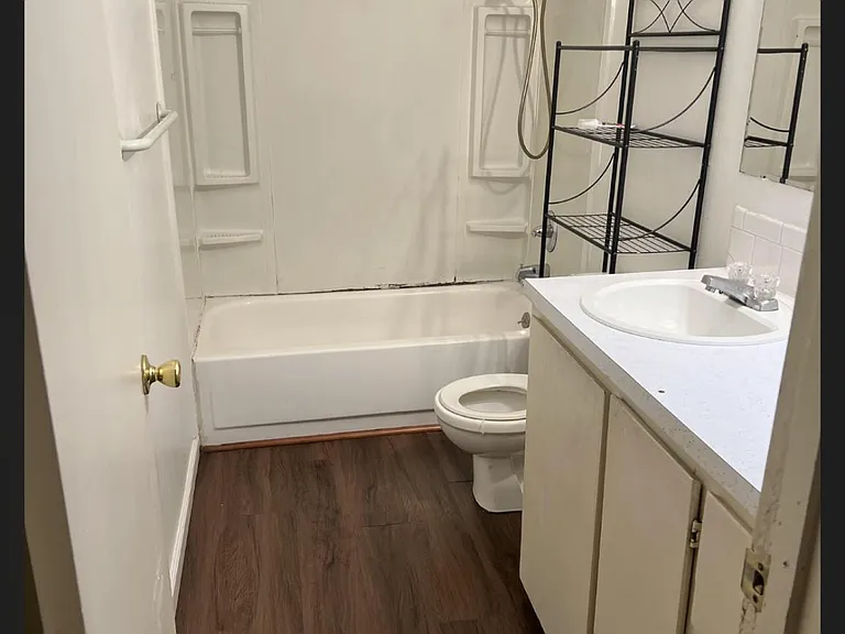 108 Yelton Dr — Photo 8
