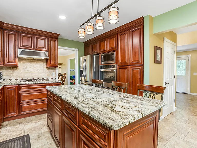 48124 Liberty Dr — Photo 8