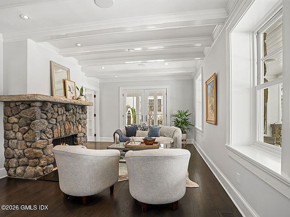 4th image of 21 Lake Dr