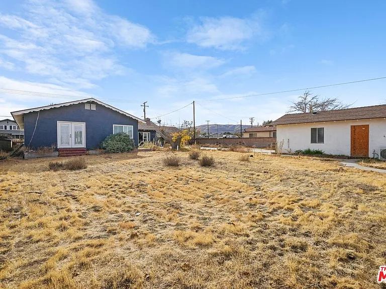 4631 W Avenue M8 — Photo 41
