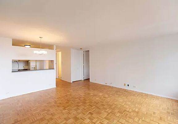 3rd image of 235 E 40th St APT 26B