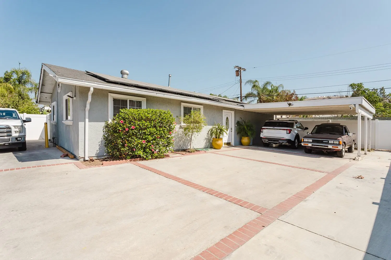 3 bed, 1075 sqft, $4,000 — Photo 3