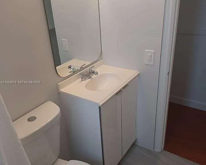 6950 Byron Ave #7 — Photo 2