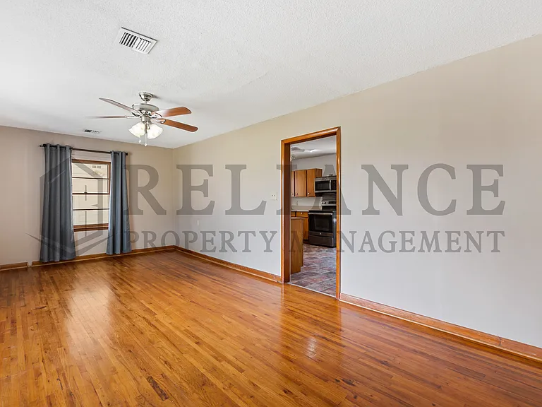 1035 S 127th St E — Photo 8
