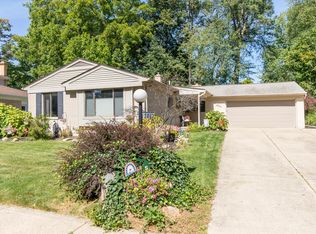2883 Pebble Creek Dr, Ann Arbor, MI 48108