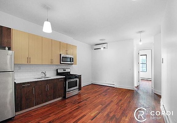 5th image of 1181 Putnam Ave APT 1A