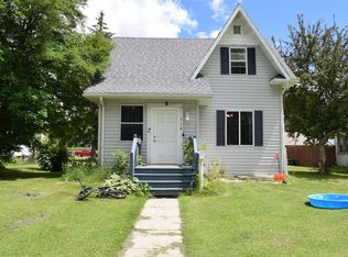 718 Duluth Ave N, Thief River Falls, MN 56701