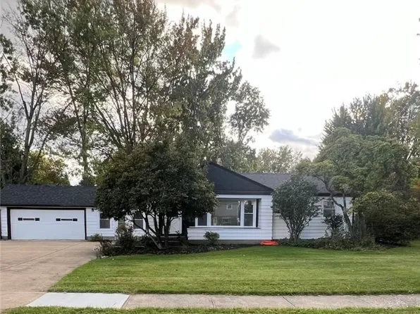 38358 Parkway Blvd, Willoughby, OH 44094