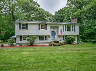 72 Hovey Rd, Londonderry, NH 03053