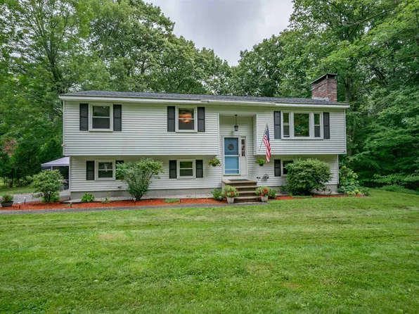 72 Hovey Road, Londonderry, NH 03053