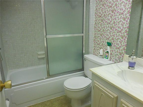 5th image of 2600 S Kanner Hwy APT V11