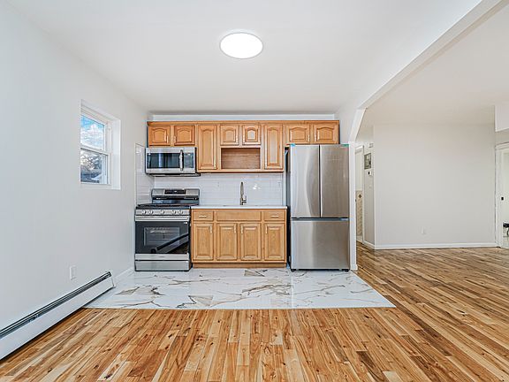 4th image of 76 Housman Ave #1