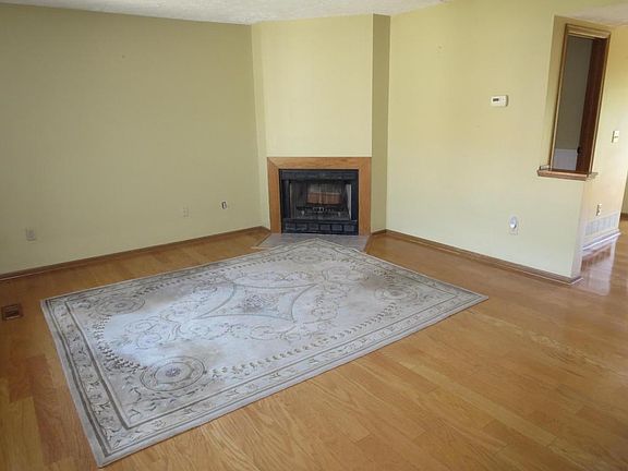 3rd image of 1159 Cambridge Way
