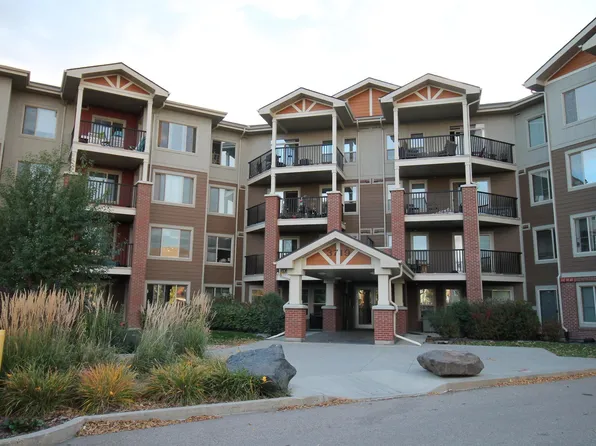 3719 Whitelaw Ln NW #105, Edmonton, AB T6W 2C3