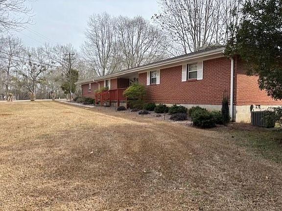 3rd image of 2215 Oak Hill Rd