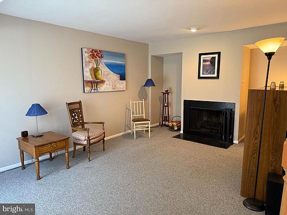 4th image of 700 Ardmore Ave APT 424
