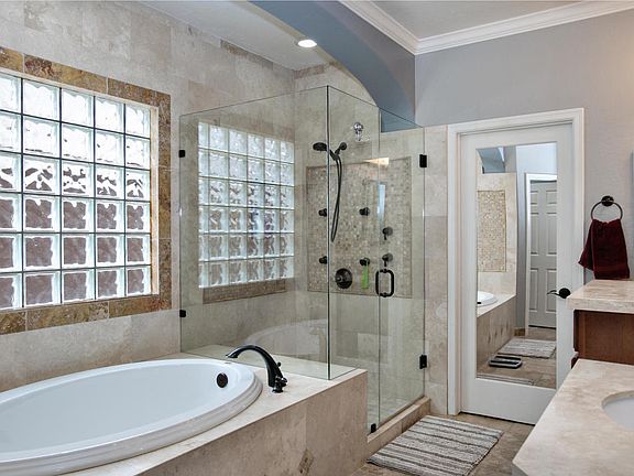 4th image of 35522 N 30th Dr