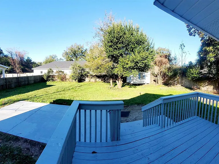 1215 N C St — Photo 33