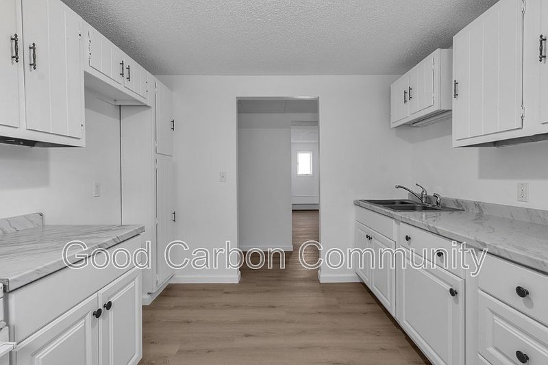 1st image of 3904 Seneca St APT A
