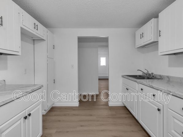 3904 Seneca St APT A