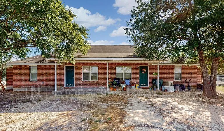 9803 Riskys Ranch Dr — Photo 2