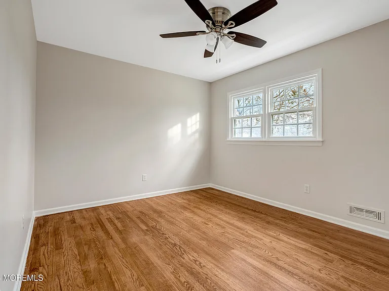 429 Lake Ave — Photo 34