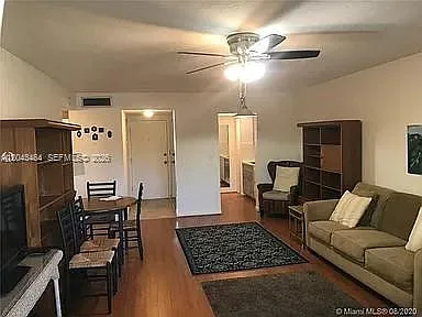1205 Mariposa Ave #428 — Photo 16