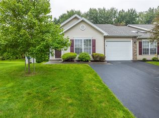 230 Rayfield Cir, Webster, NY 14580