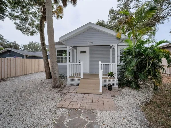 1876 Sylvan Dr, Clearwater, FL 33755